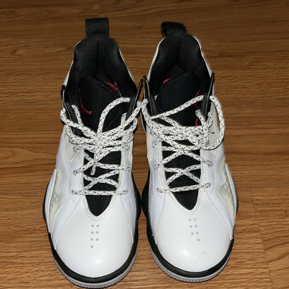 Nike Air Jordan Zoom '92 Men's Sneaker Shoes (White/Black/Gym Red/Wolf Grey - Picture 6 of 12